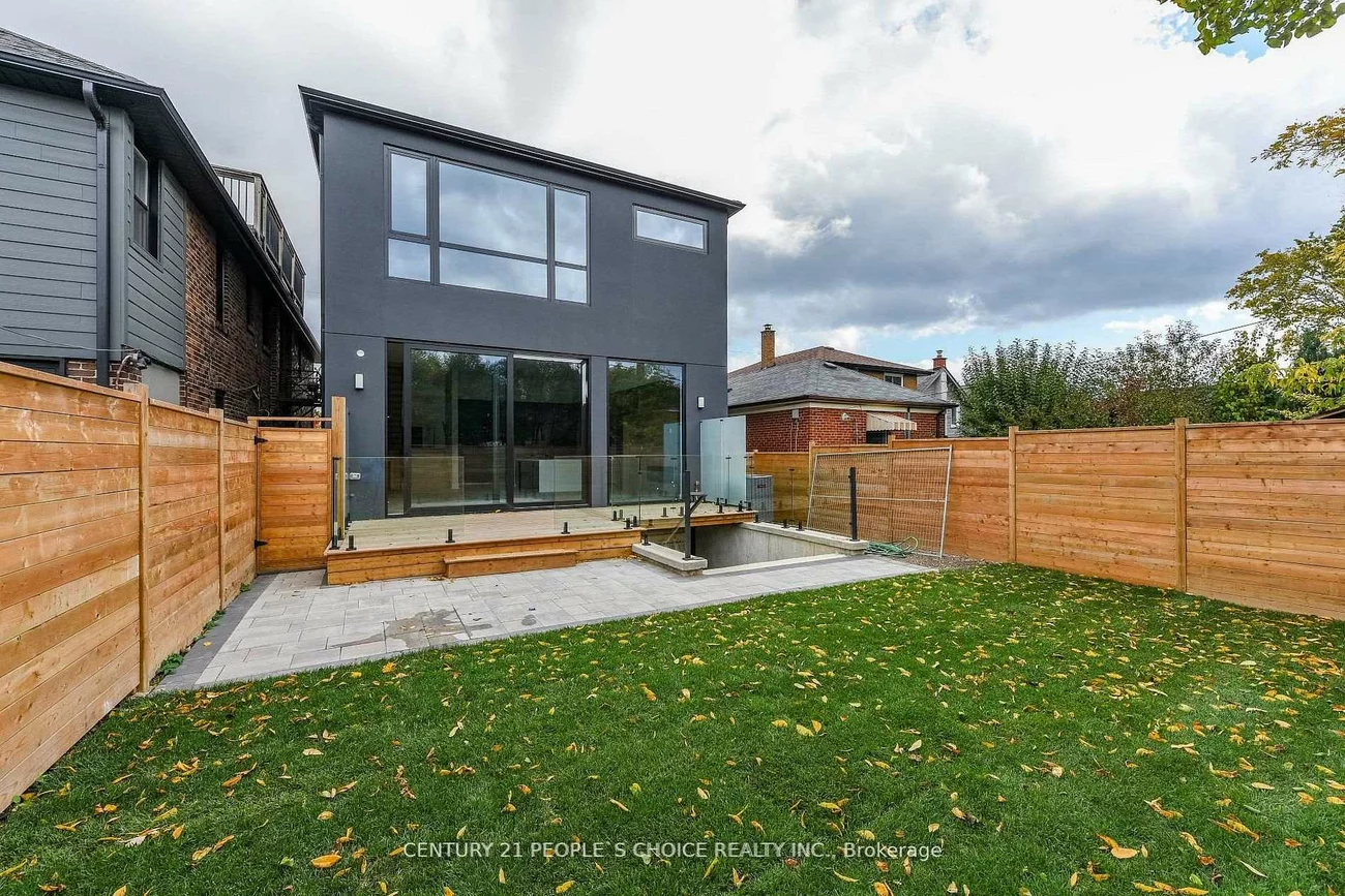 90, Twelfth, New Toronto, Toronto