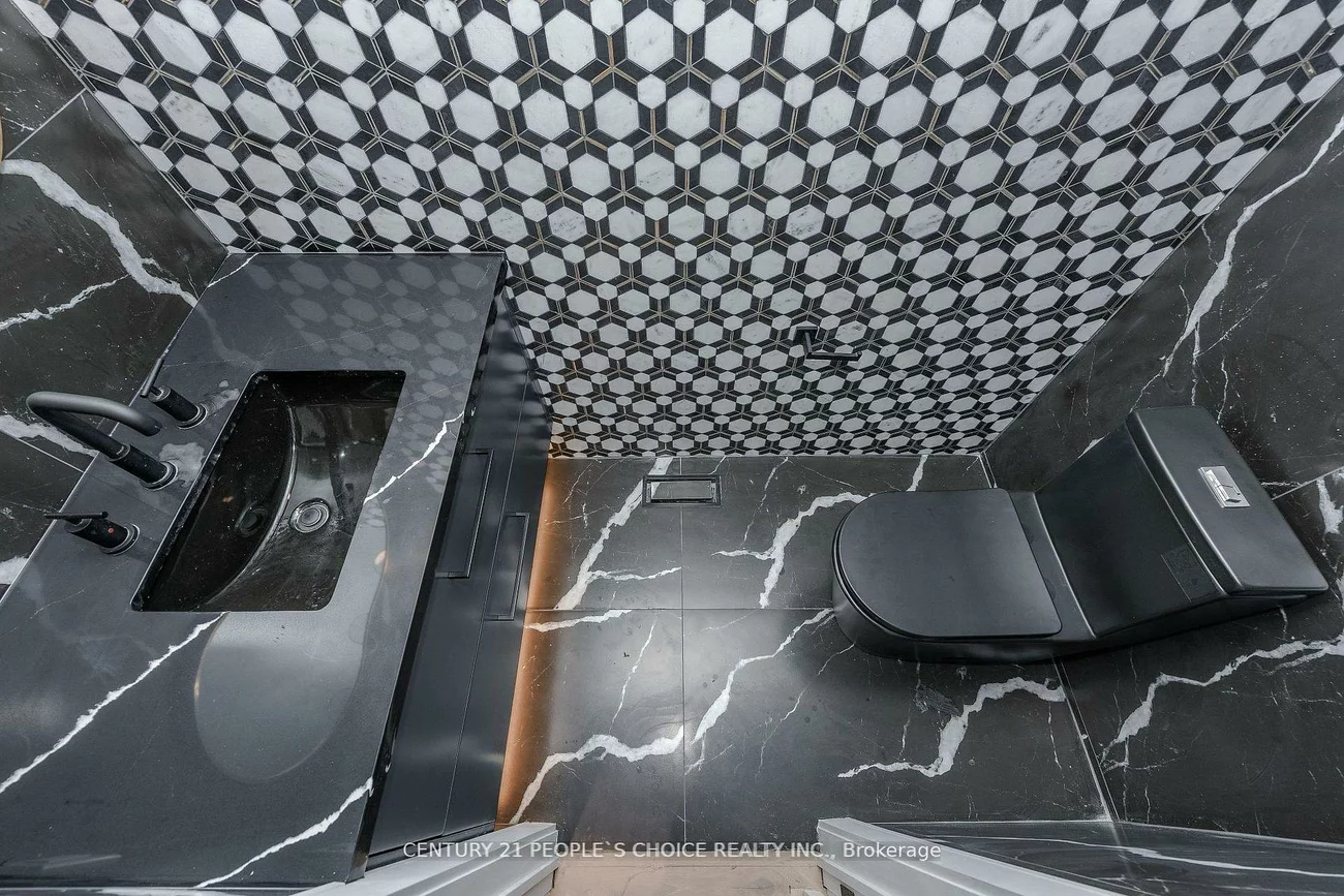 90, Twelfth, New Toronto, Toronto