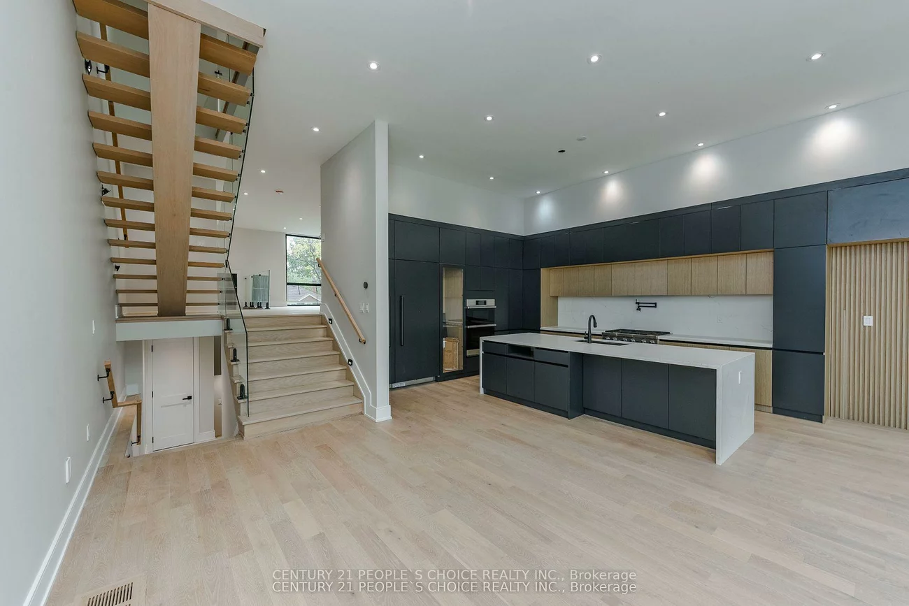 90, Twelfth, New Toronto, Toronto