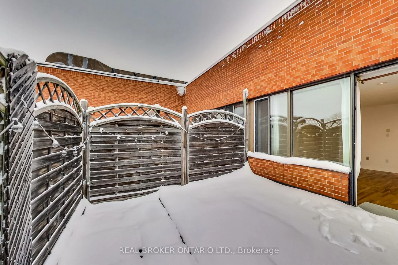 1011, Dufferin, Dovercourt-Wallace Emerson-Junction, Toronto