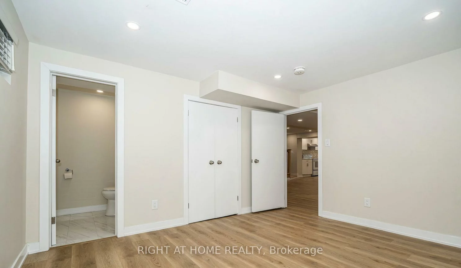 62, Inverdon, Eringate-Centennial-West Deane, Toronto