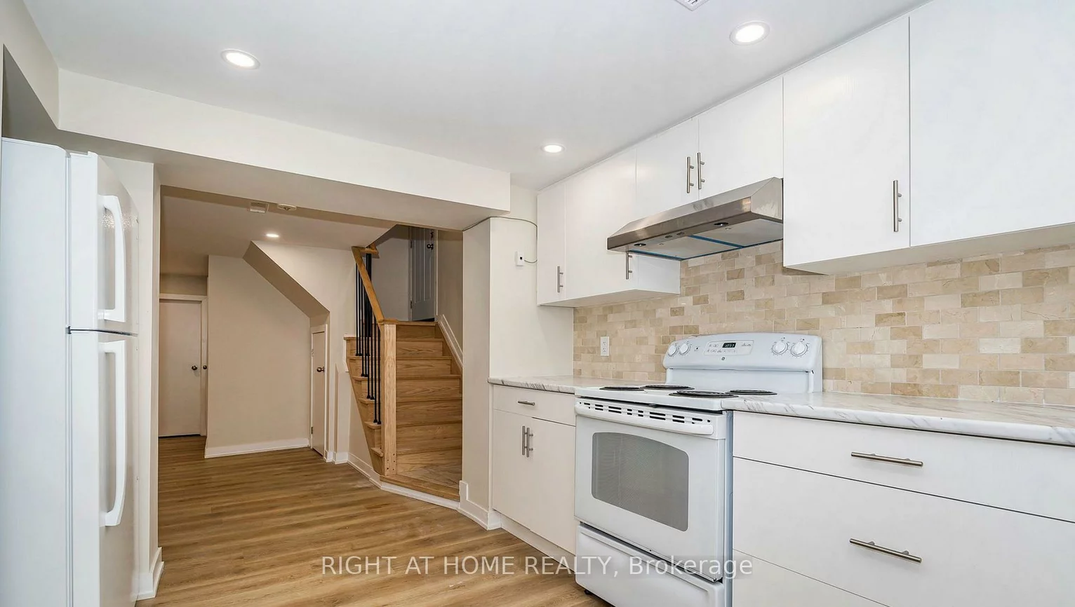 62, Inverdon, Eringate-Centennial-West Deane, Toronto