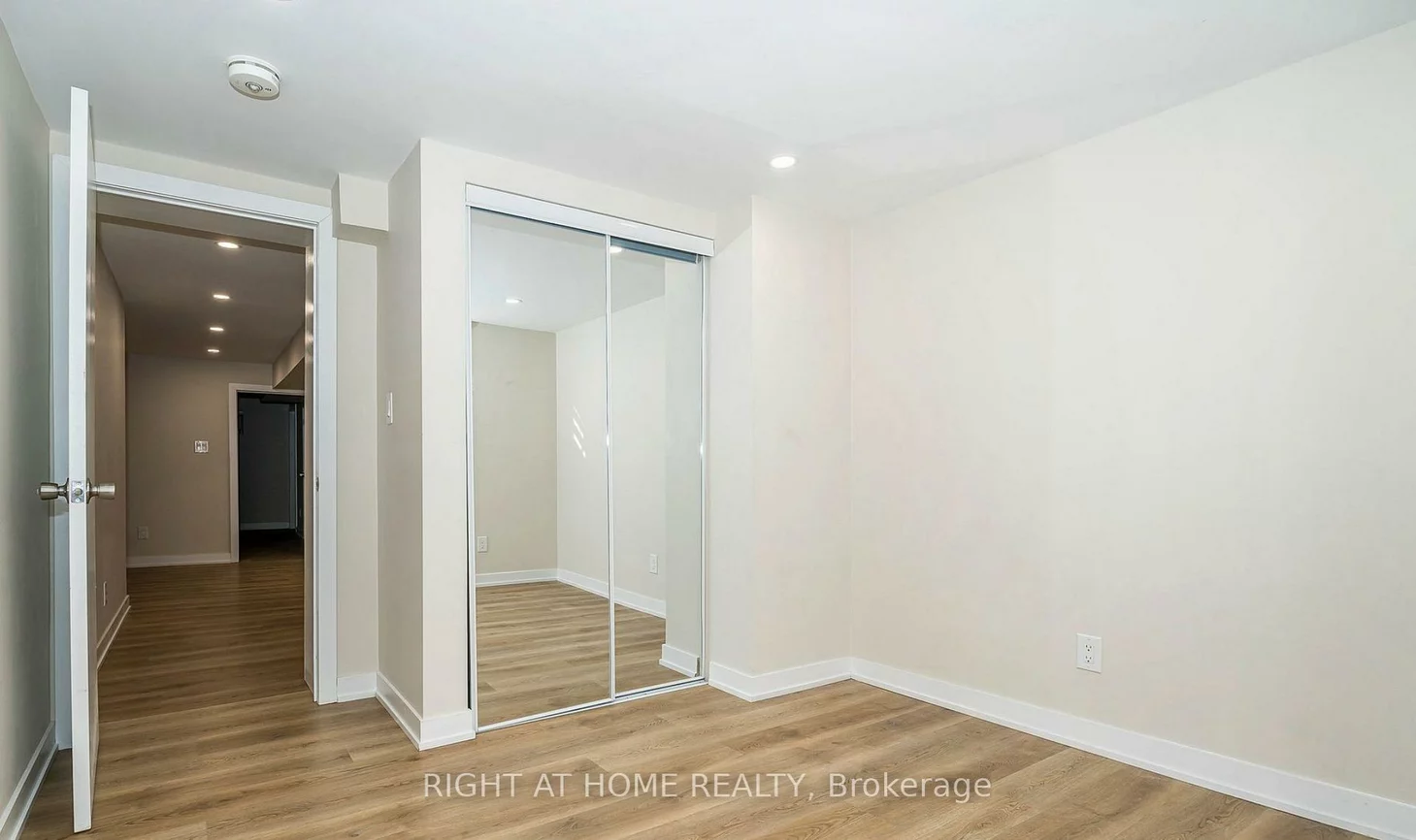 62, Inverdon, Eringate-Centennial-West Deane, Toronto