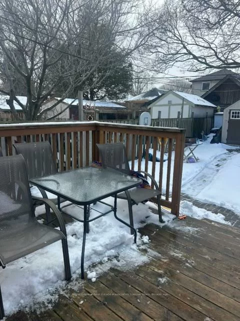 60, Ninth, New Toronto, Toronto