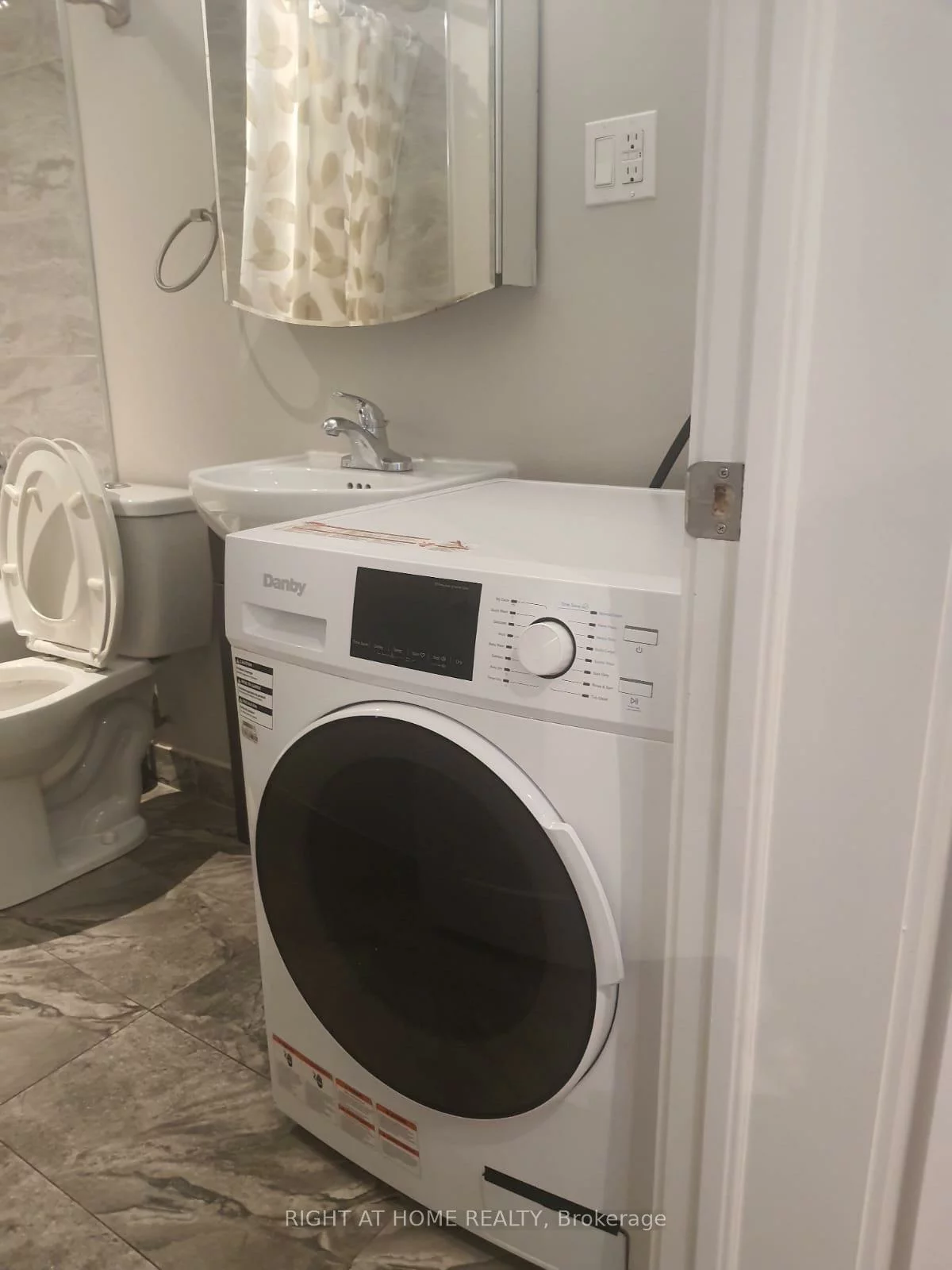 165, Berry, Stonegate-Queensway, Toronto