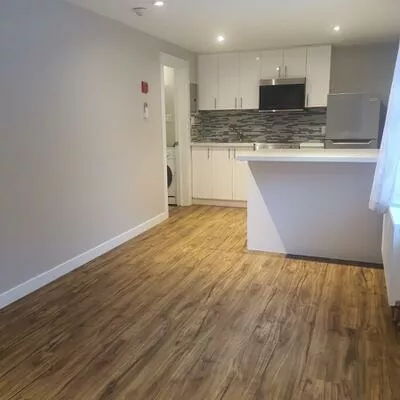 165, Berry, Stonegate-Queensway, Toronto