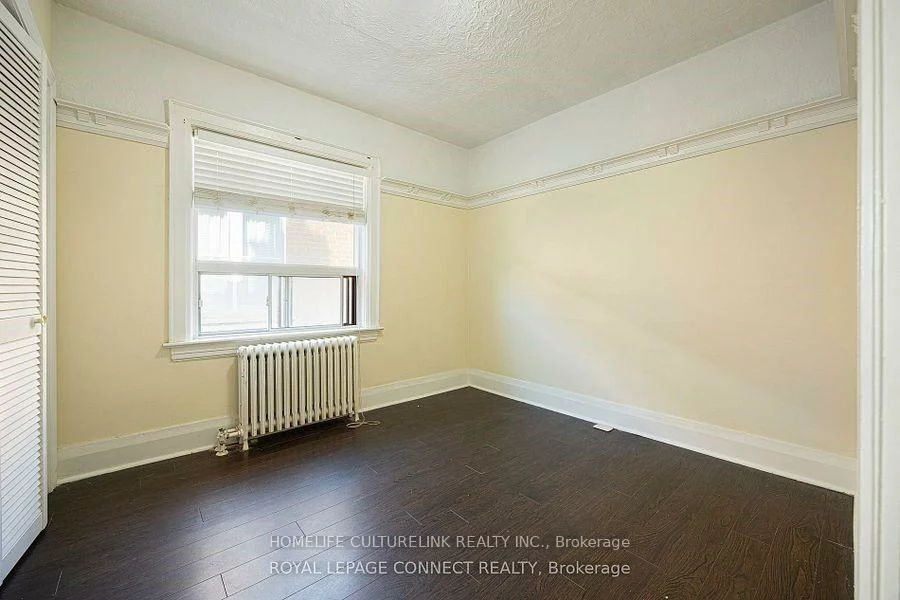 184, Livingstone, Briar Hill-Belgravia, Toronto