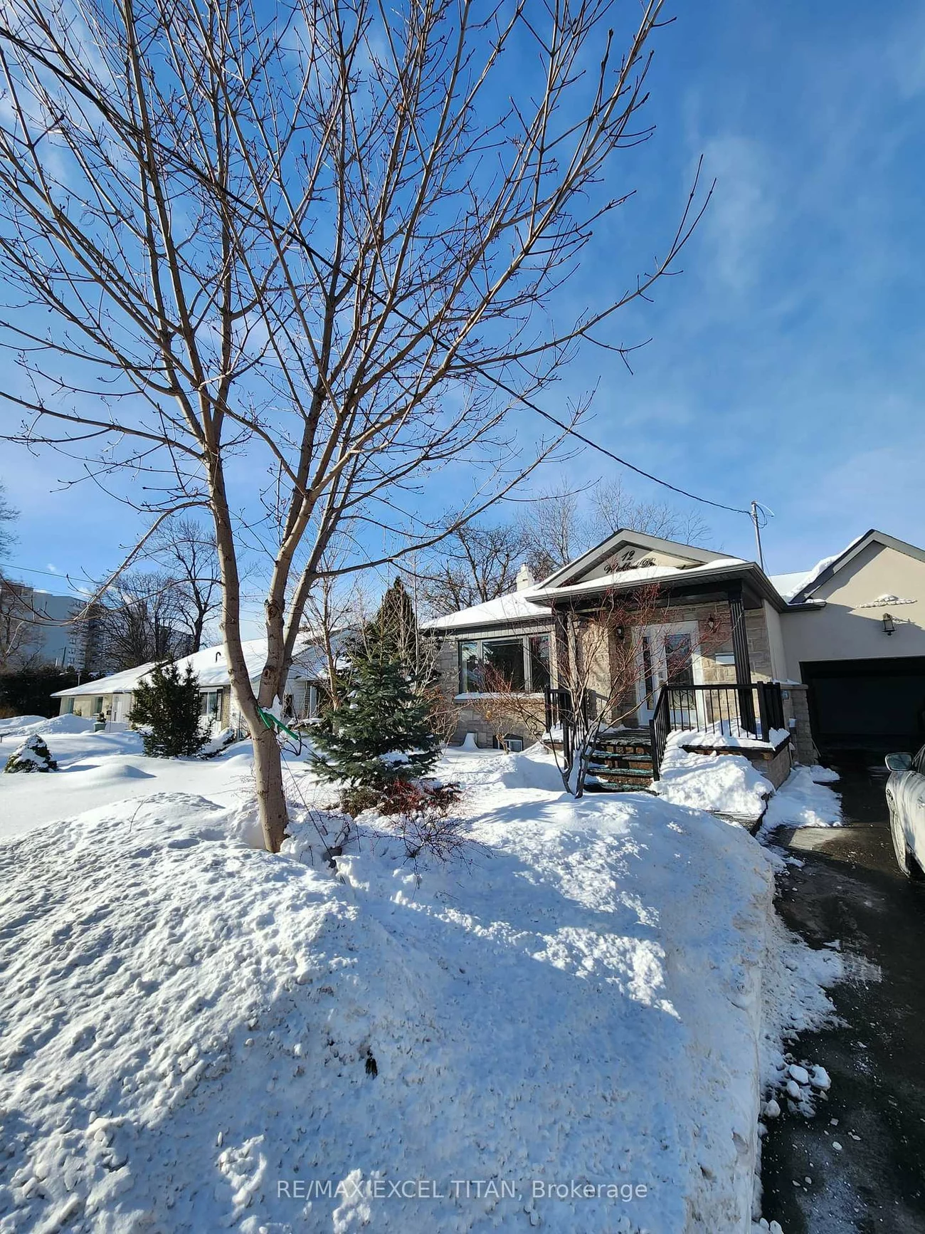 12, Wickford, Maple Leaf, Toronto