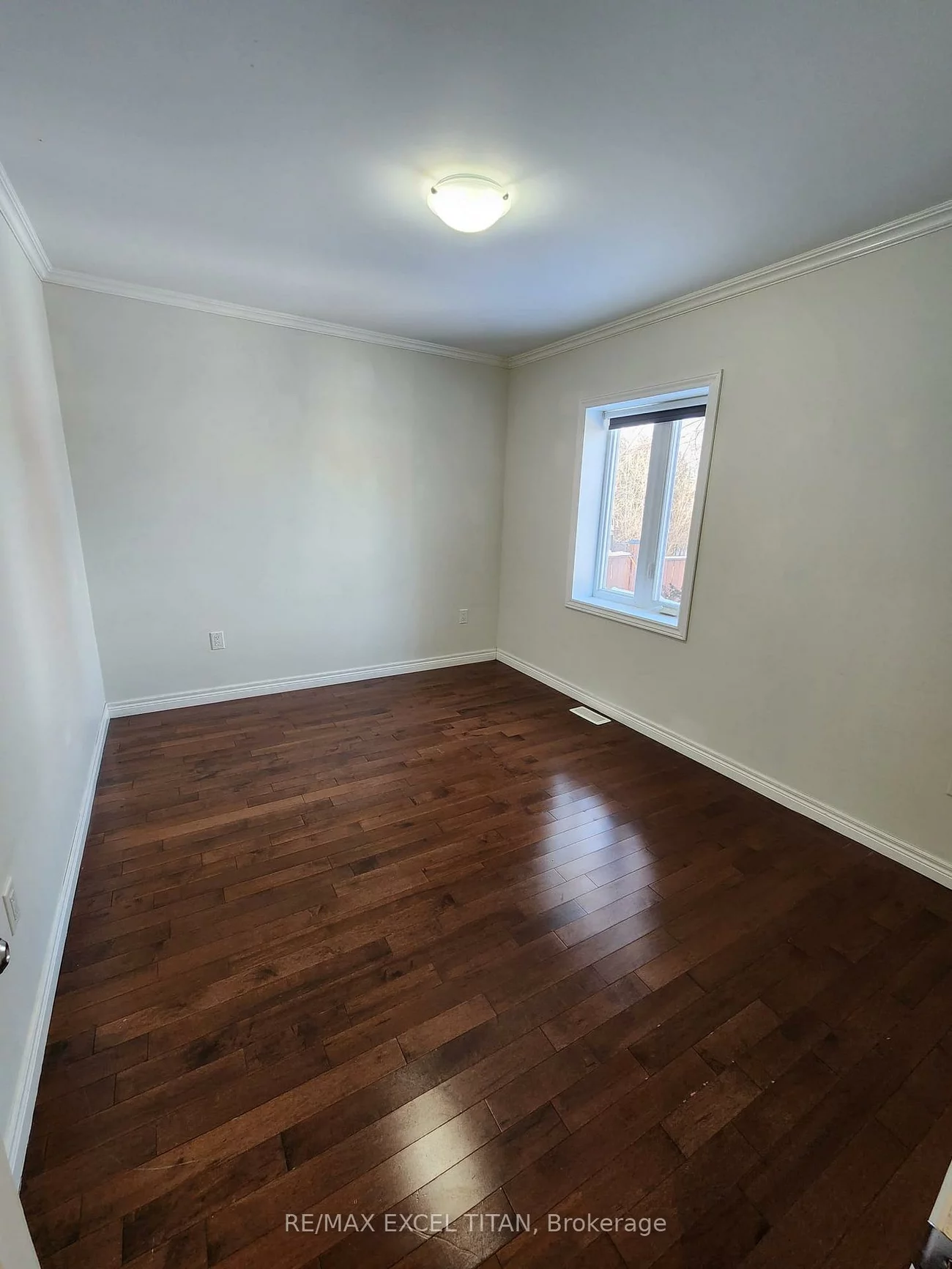 12, Wickford, Maple Leaf, Toronto