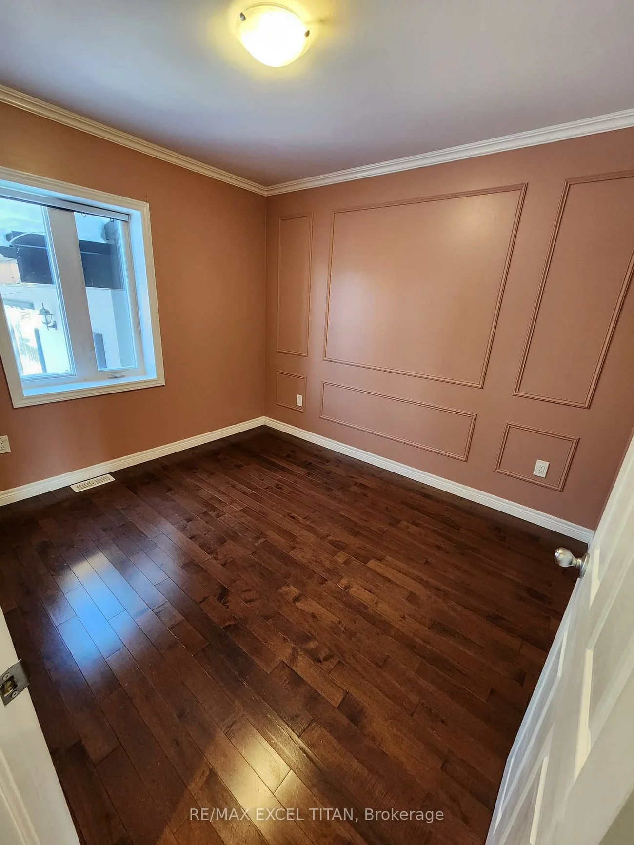 12, Wickford, Maple Leaf, Toronto