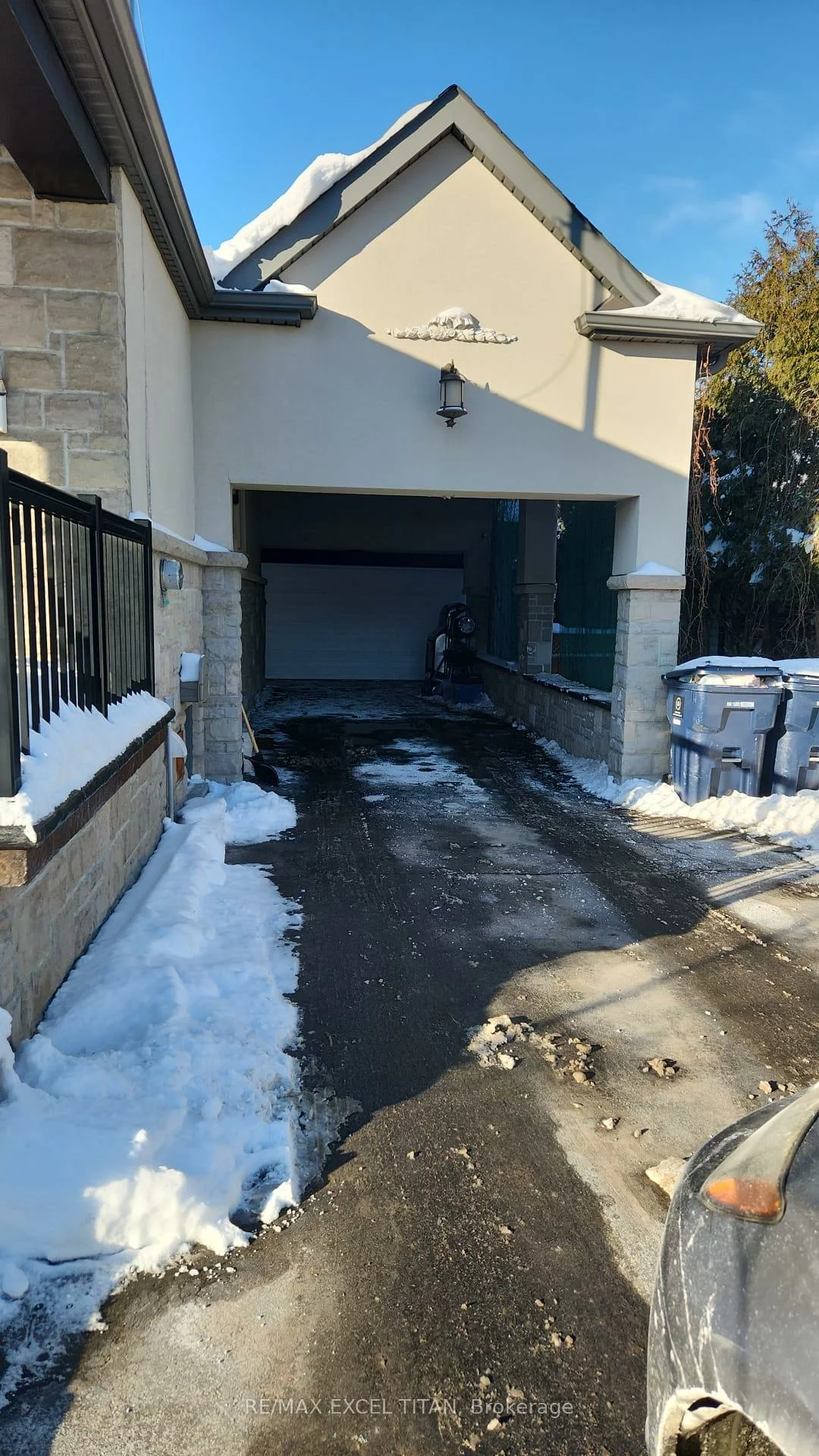 12, Wickford, Maple Leaf, Toronto