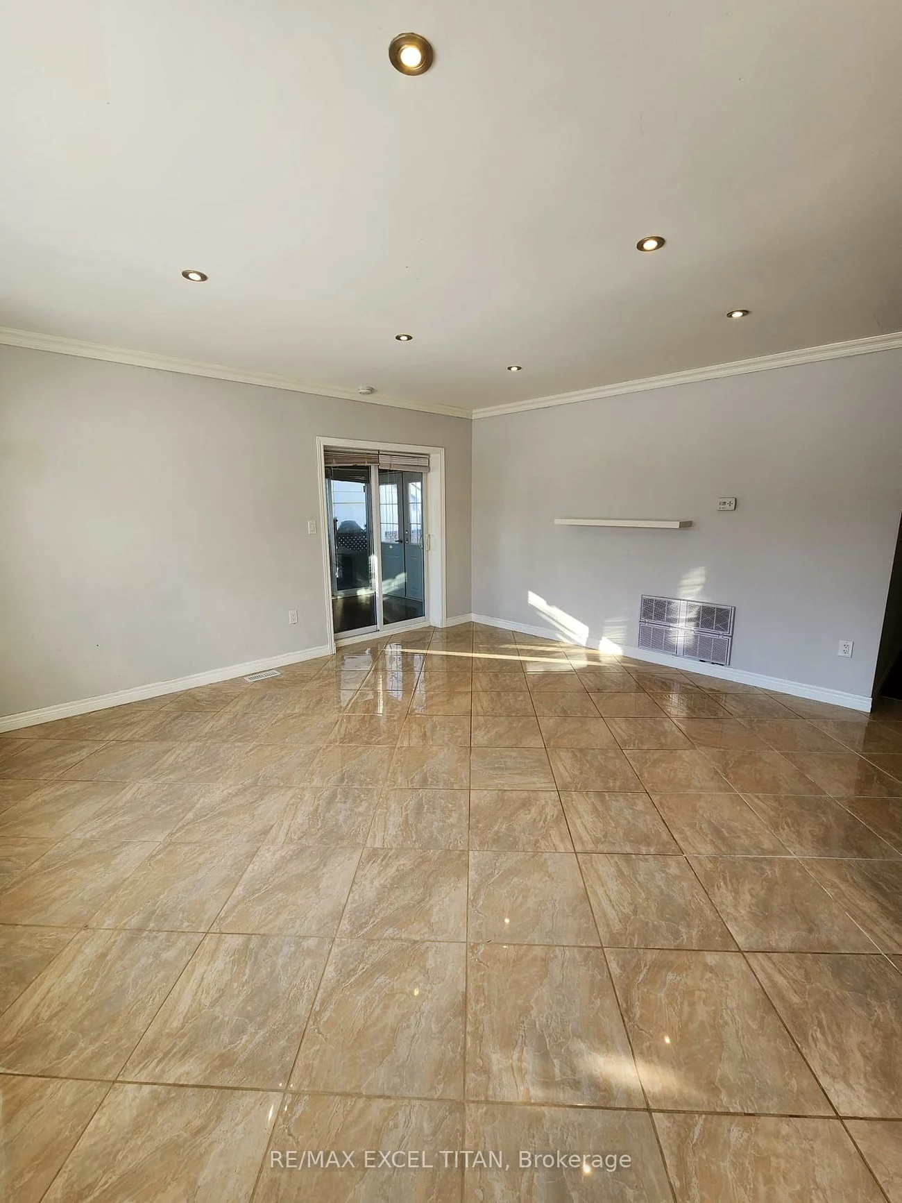 12, Wickford, Maple Leaf, Toronto