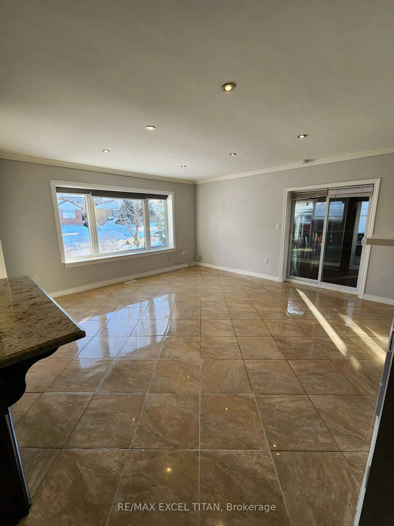 12, Wickford, Maple Leaf, Toronto