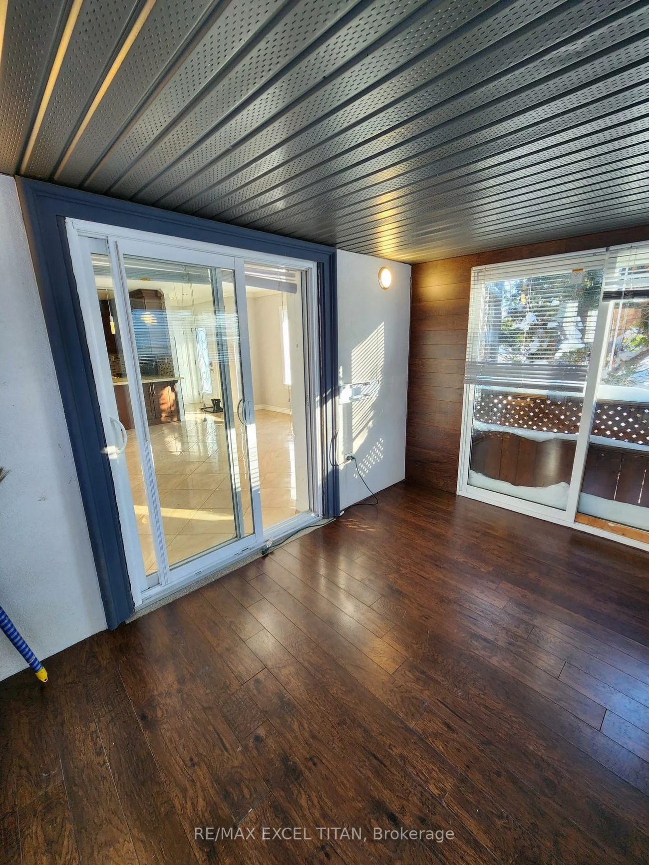 12, Wickford, Maple Leaf, Toronto