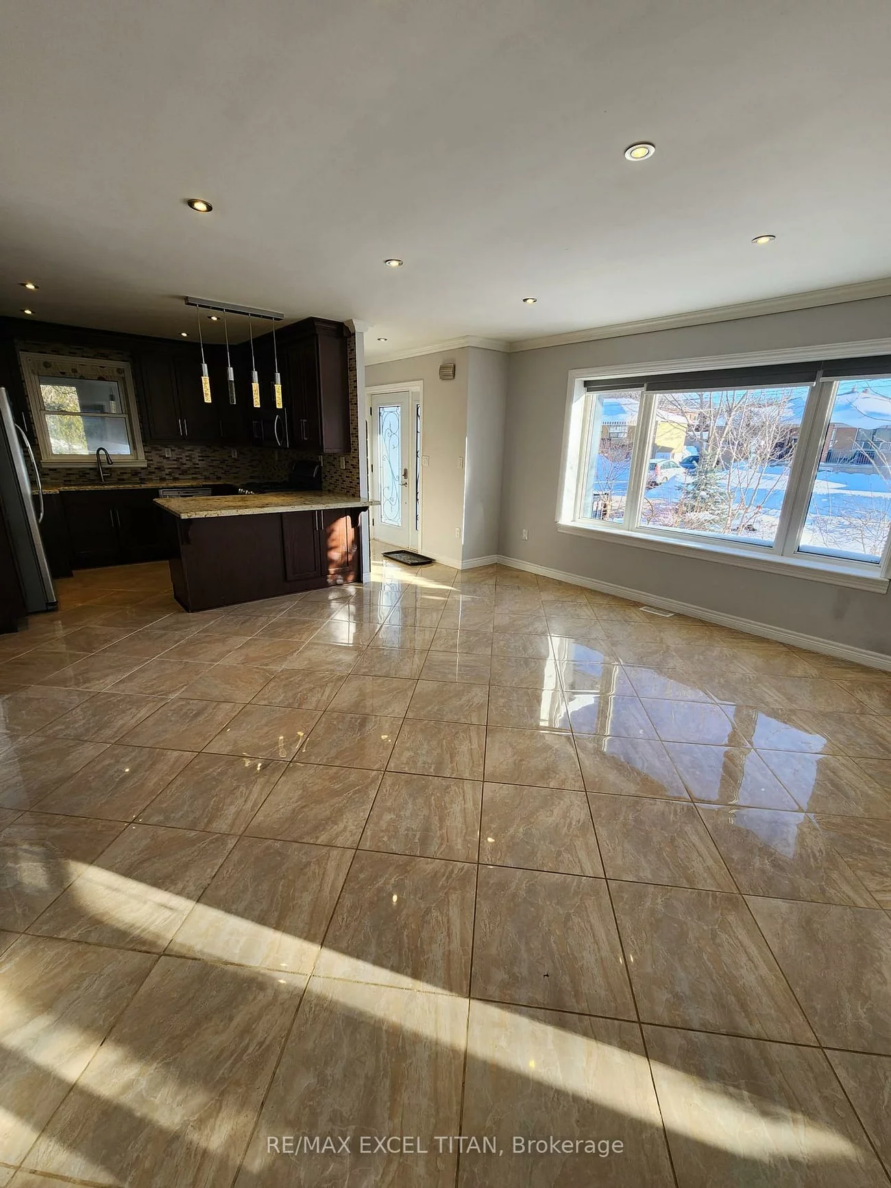 12, Wickford, Maple Leaf, Toronto