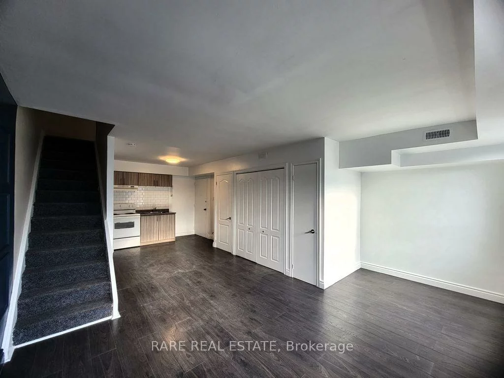 592, Marlee, Yorkdale-Glen Park, Toronto