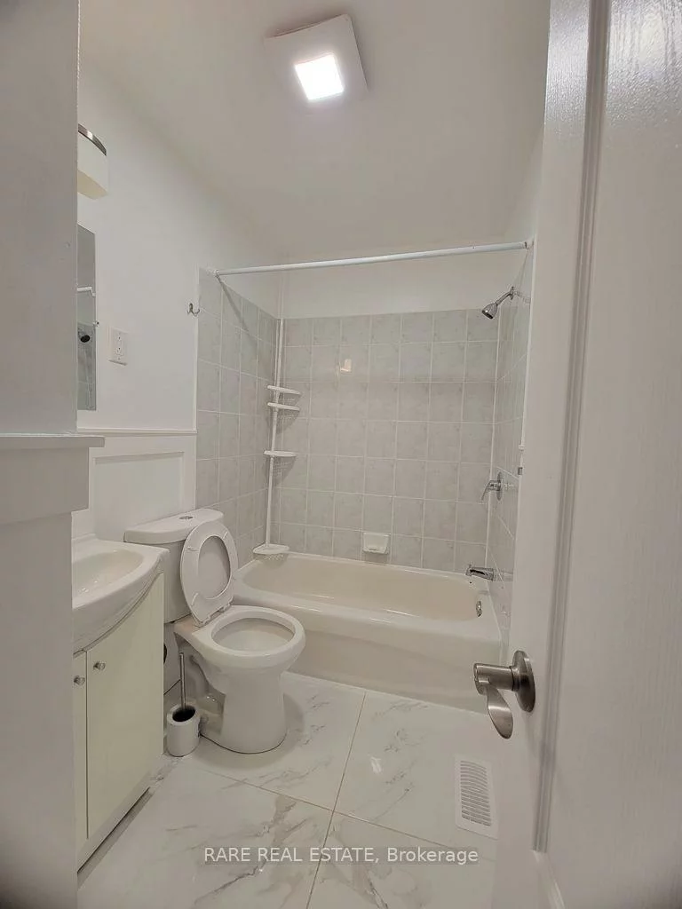 592, Marlee, Yorkdale-Glen Park, Toronto