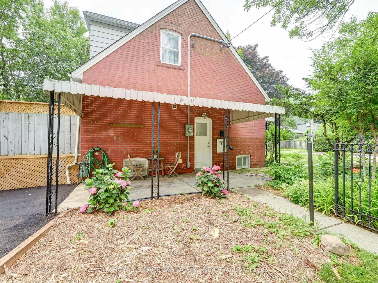 1, Worthington, High Park-Swansea, Toronto