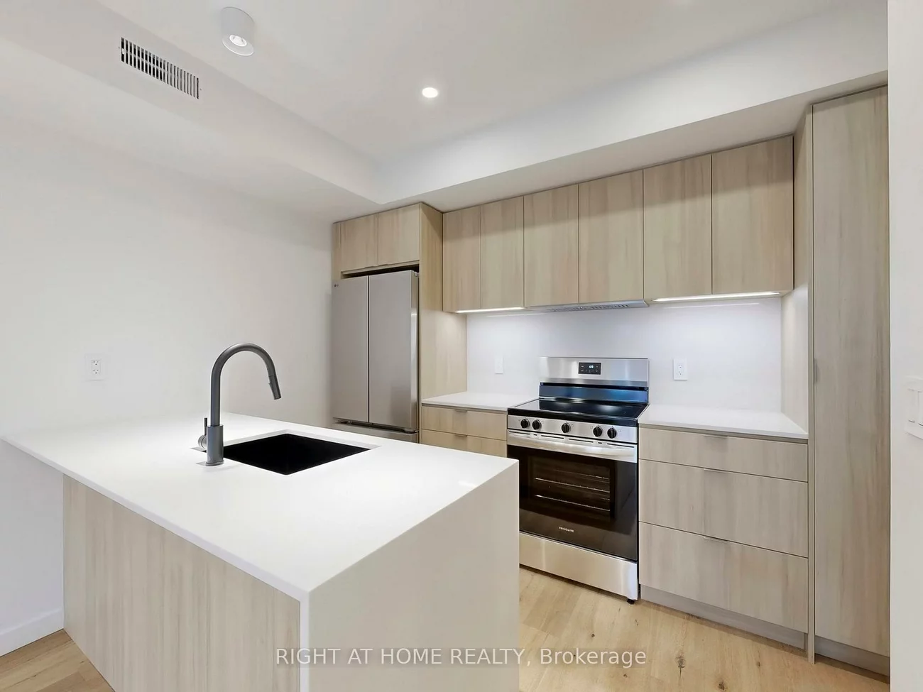 14, Salem, Dovercourt-Wallace Emerson-Junction, Toronto