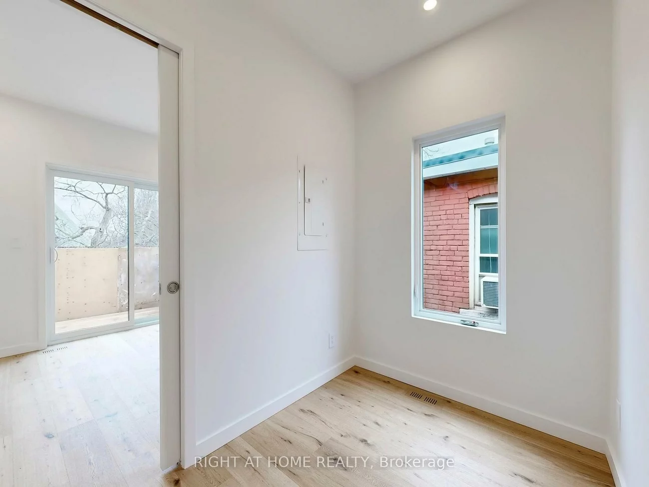 14, Salem, Dovercourt-Wallace Emerson-Junction, Toronto