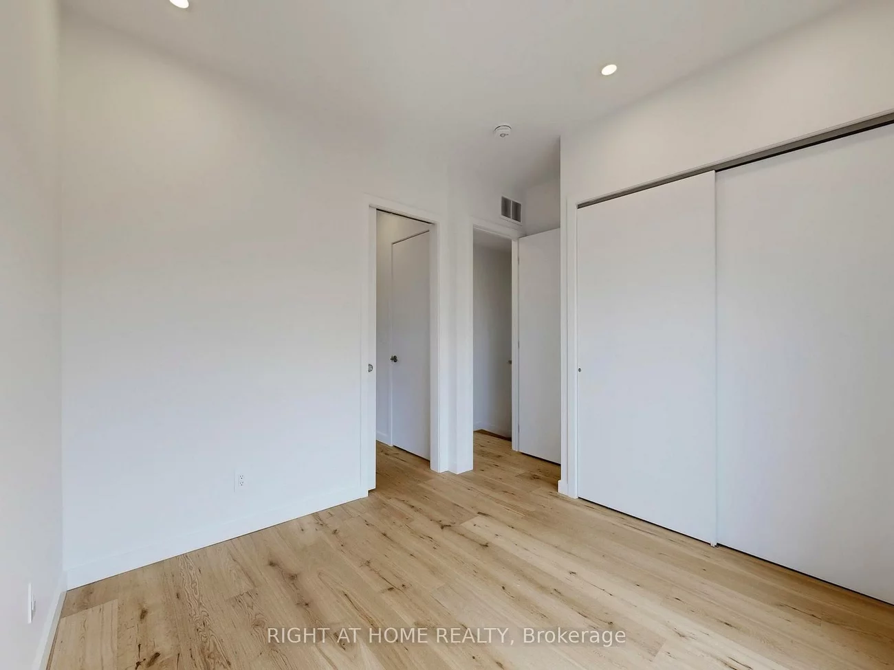 14, Salem, Dovercourt-Wallace Emerson-Junction, Toronto