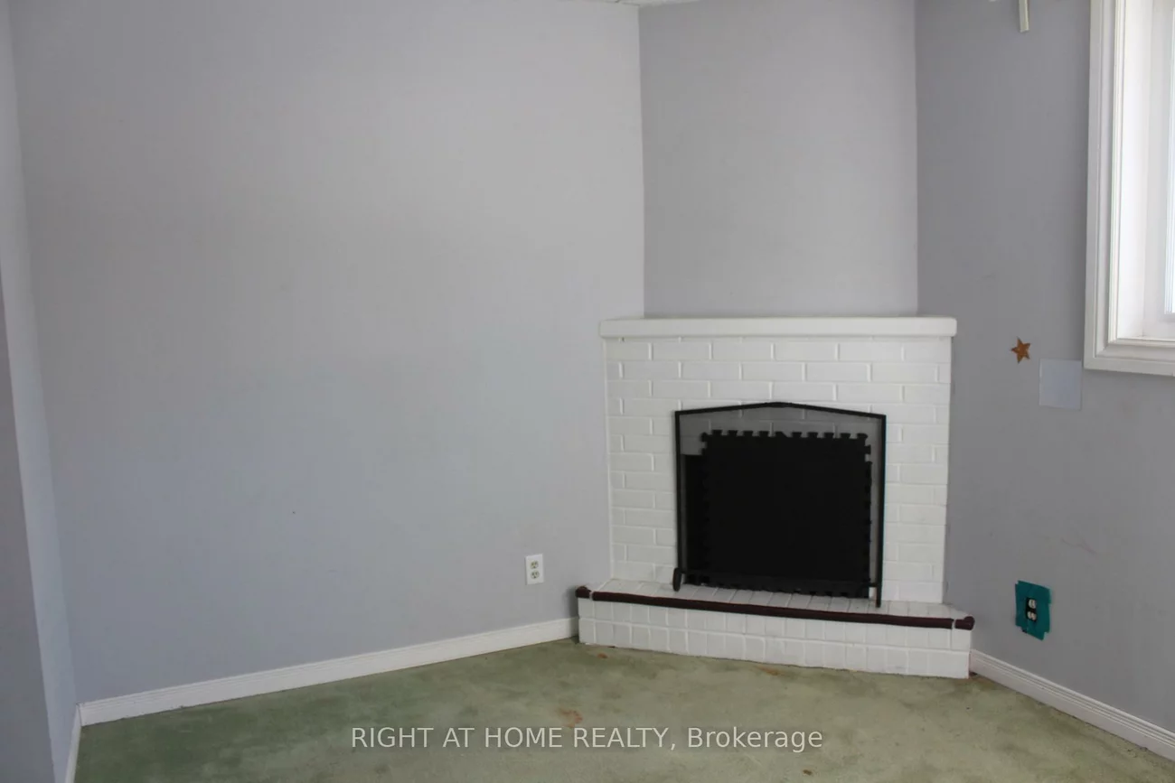 8, Burnelm, Islington-City Centre West, Toronto