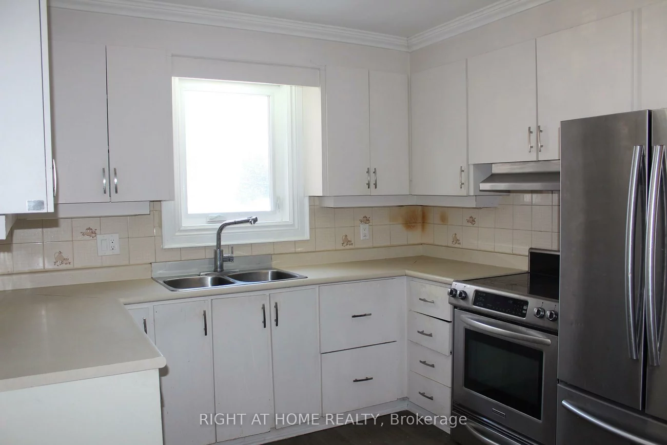 8, Burnelm, Islington-City Centre West, Toronto