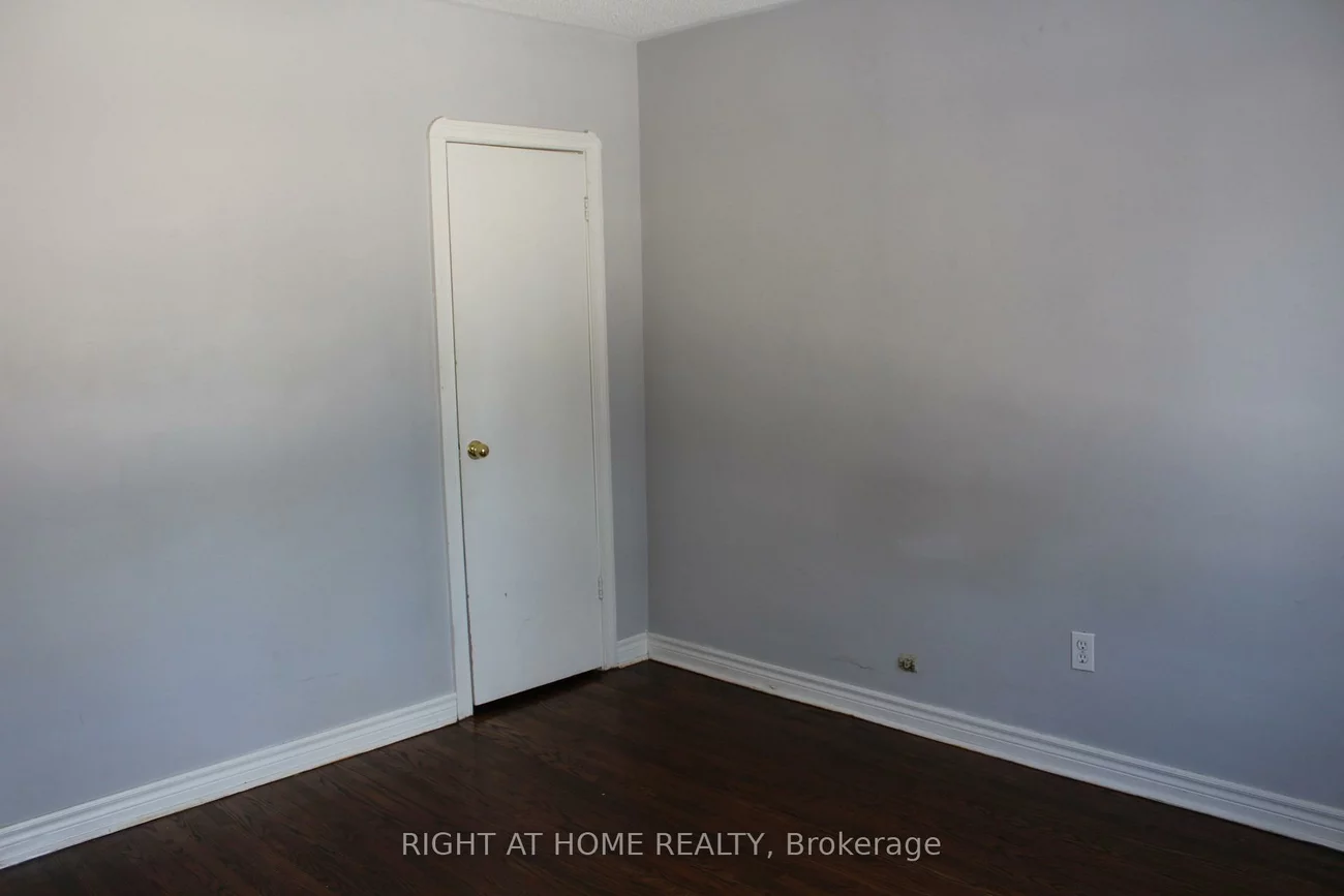 8, Burnelm, Islington-City Centre West, Toronto