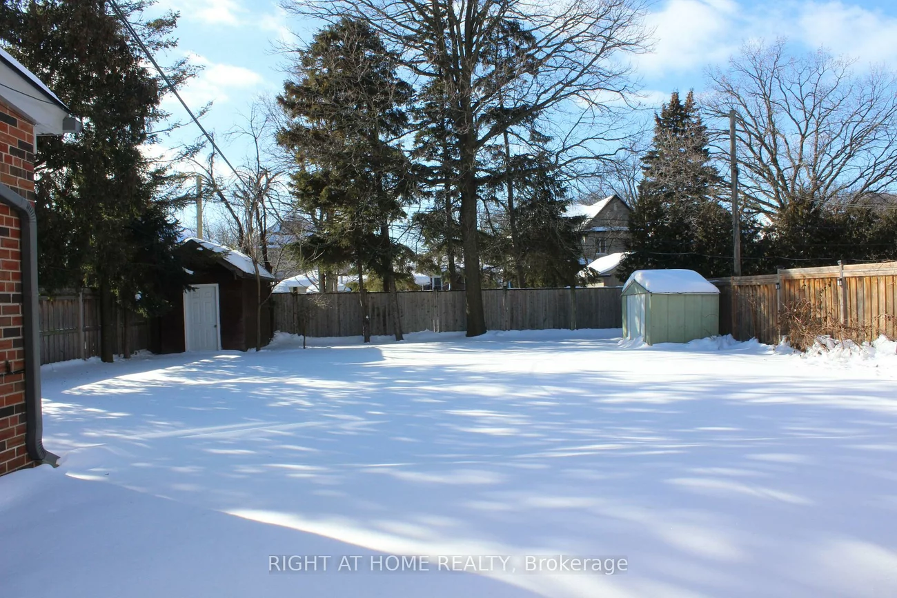 8, Burnelm, Islington-City Centre West, Toronto