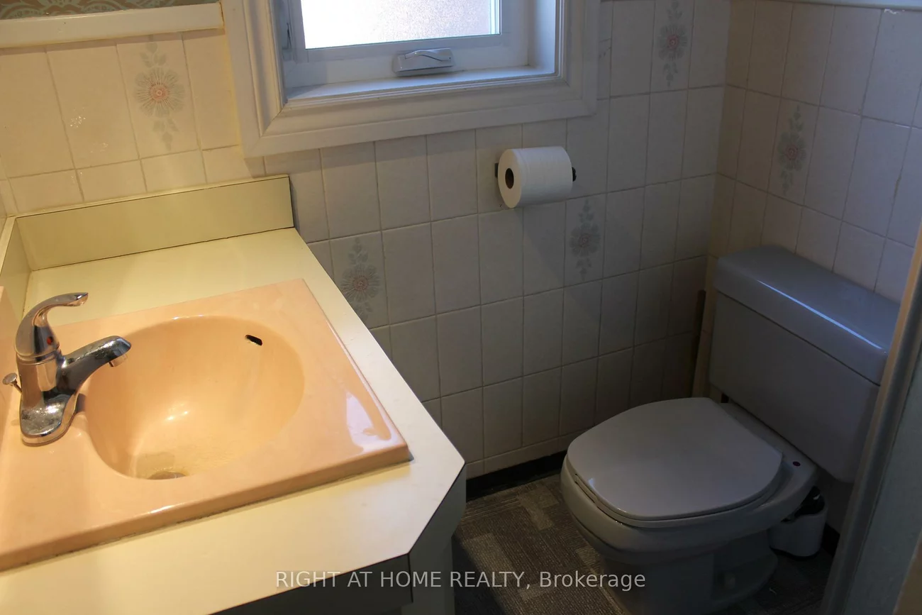 8, Burnelm, Islington-City Centre West, Toronto