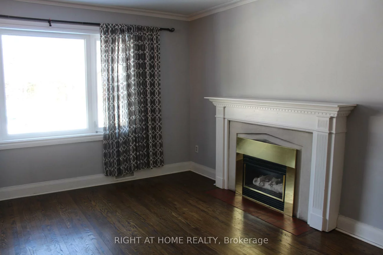 8, Burnelm, Islington-City Centre West, Toronto