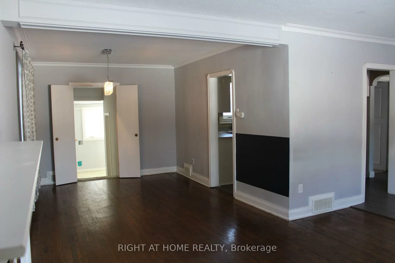 8, Burnelm, Islington-City Centre West, Toronto