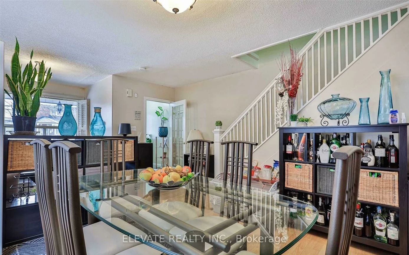 518, Whitmore, Briar Hill-Belgravia, Toronto