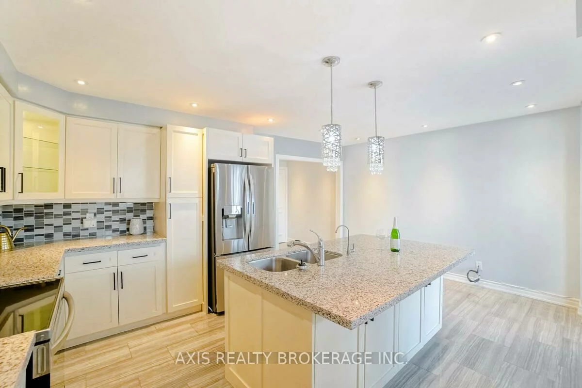 18, Maple Bush, Humberlea-Pelmo Park W4, Toronto