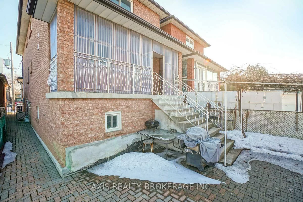 18, Maple Bush, Humberlea-Pelmo Park W4, Toronto