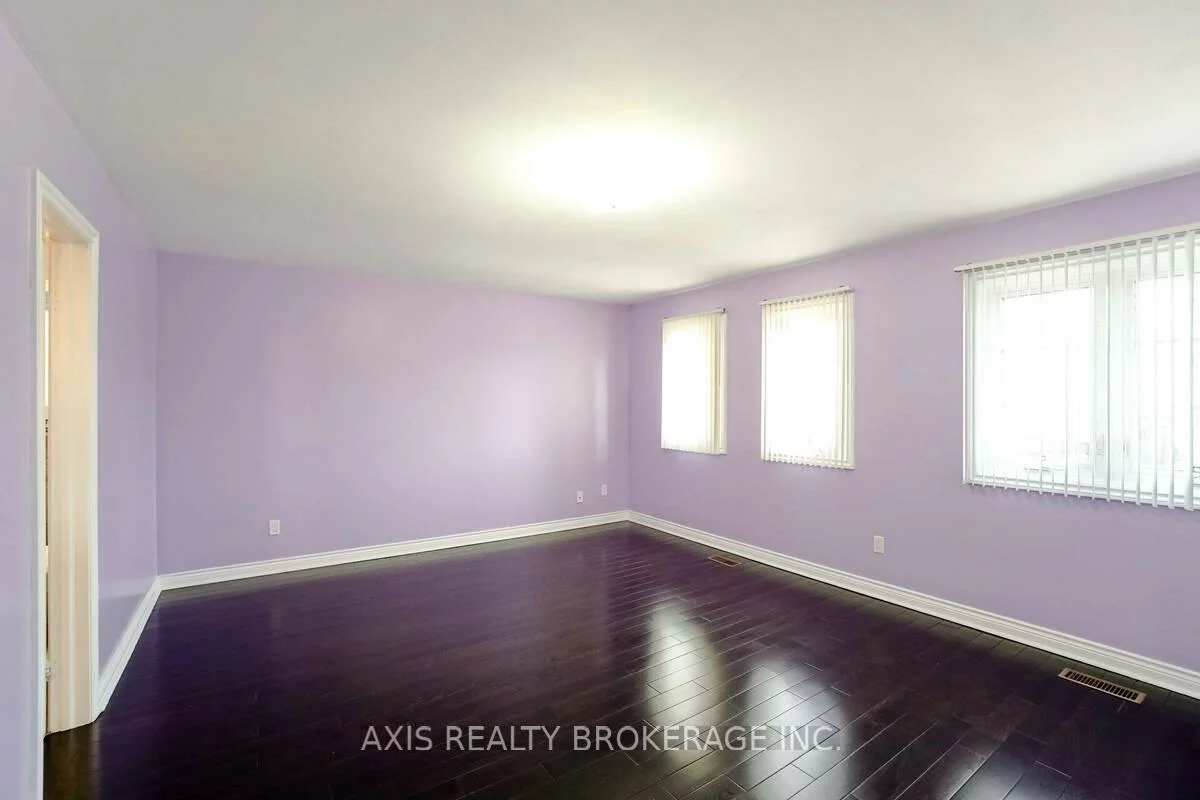 18, Maple Bush, Humberlea-Pelmo Park W4, Toronto