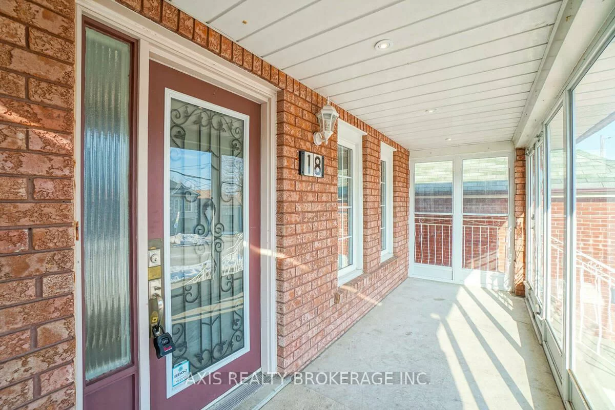 18, Maple Bush, Humberlea-Pelmo Park W4, Toronto