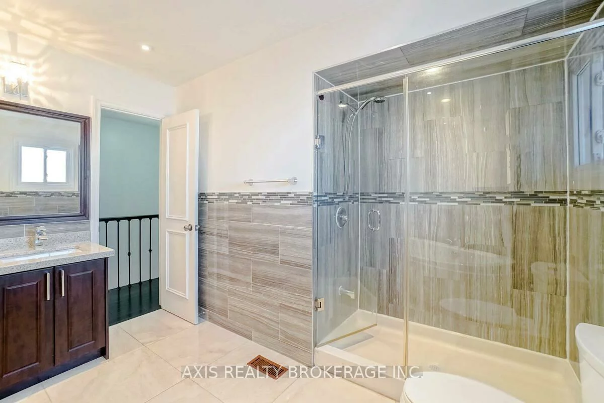 18, Maple Bush, Humberlea-Pelmo Park W4, Toronto