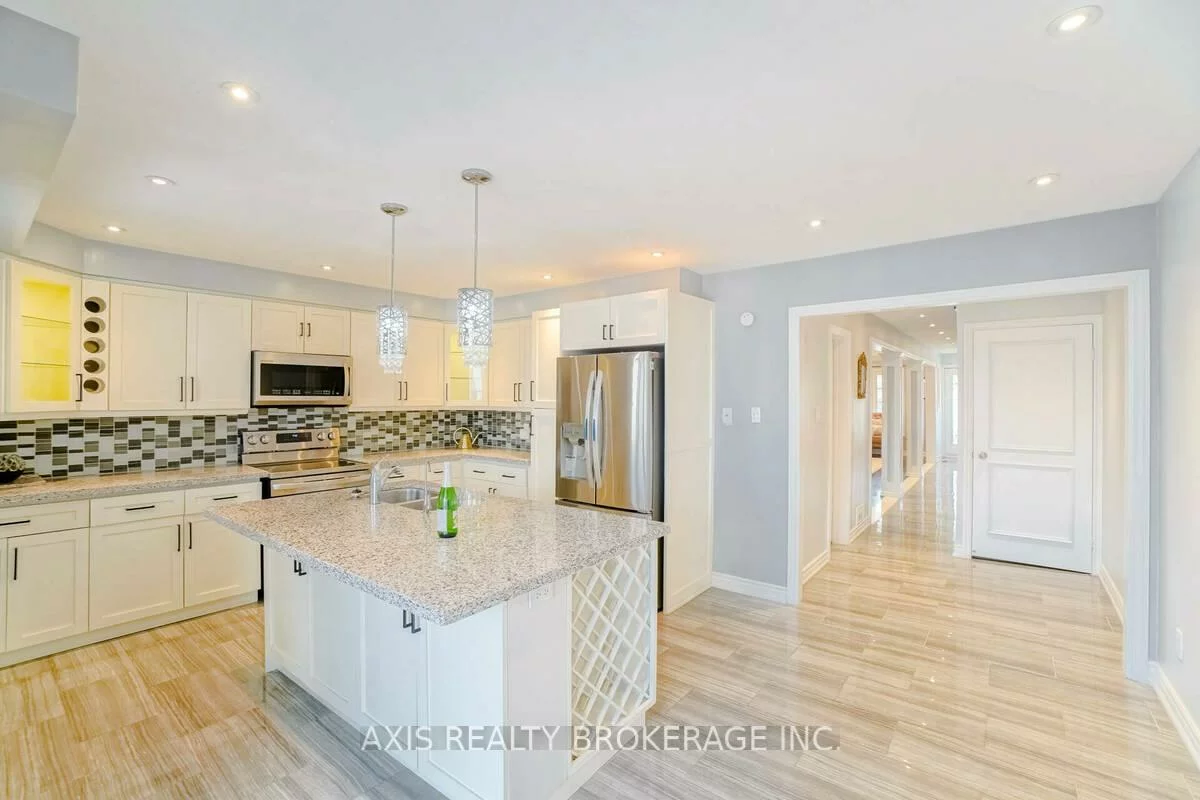 18, Maple Bush, Humberlea-Pelmo Park W4, Toronto