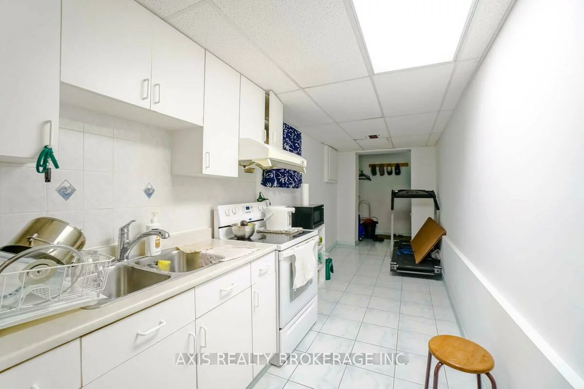 18, Maple Bush, Humberlea-Pelmo Park W4, Toronto