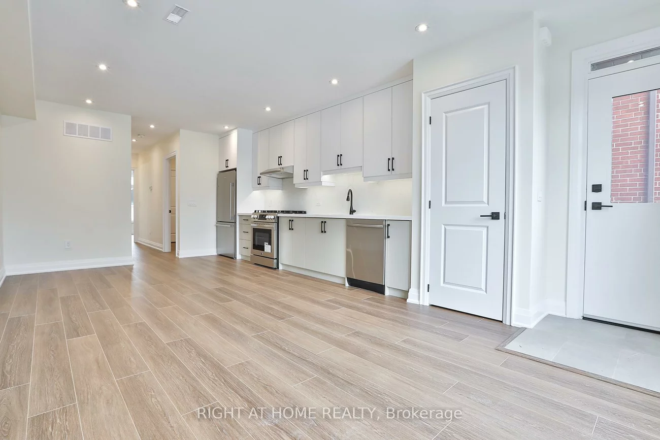 39, Fifteenth, New Toronto, Toronto