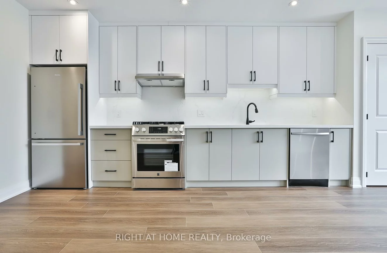 39, Fifteenth, New Toronto, Toronto