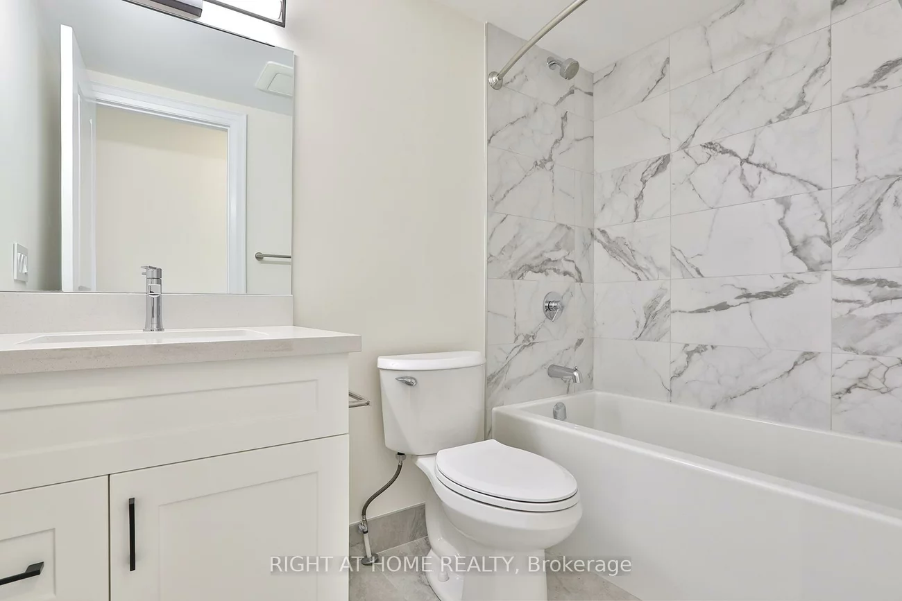 39, Fifteenth, New Toronto, Toronto