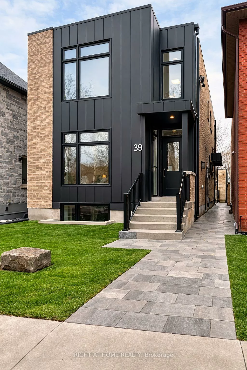 39, Fifteenth, New Toronto, Toronto