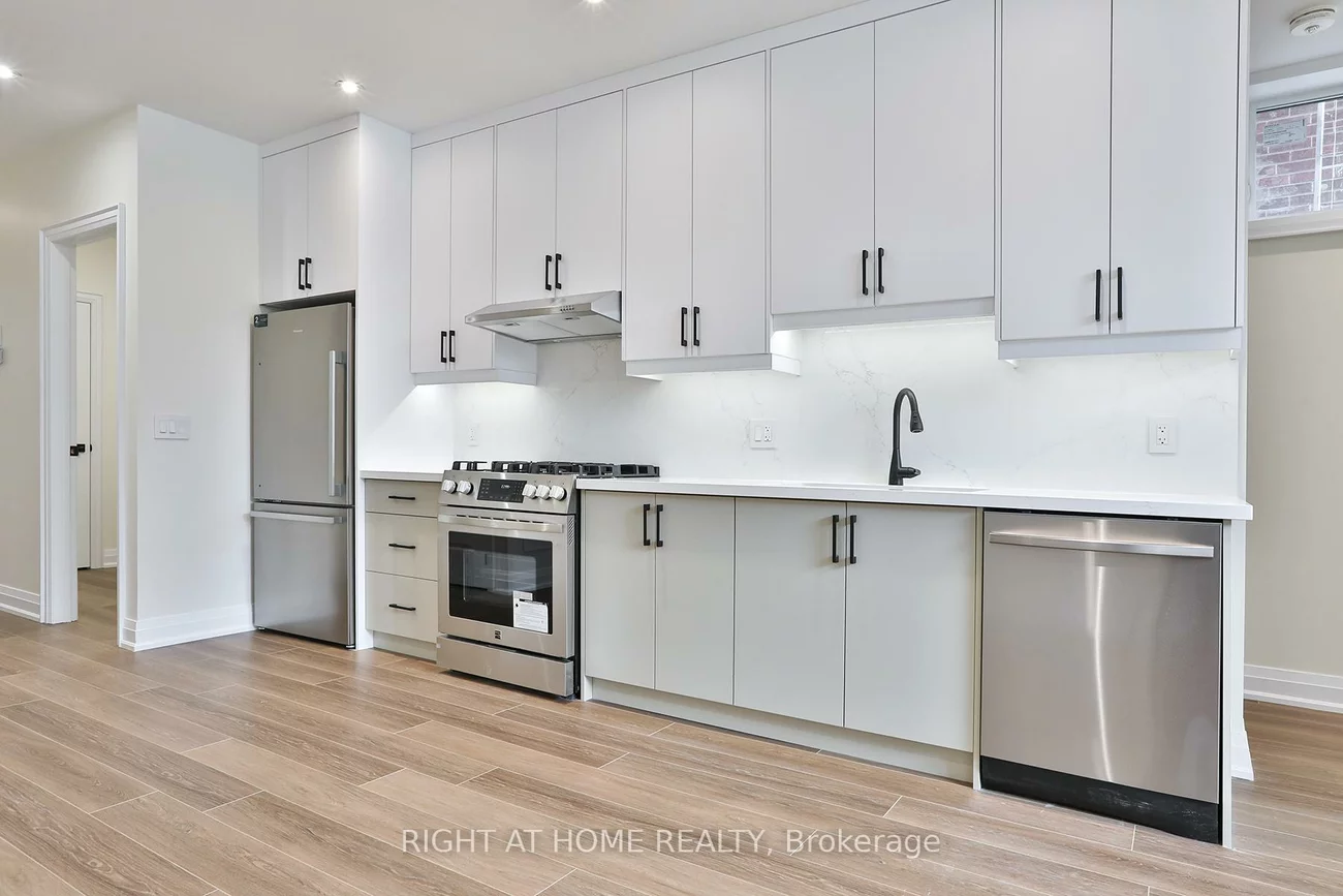 39, Fifteenth, New Toronto, Toronto