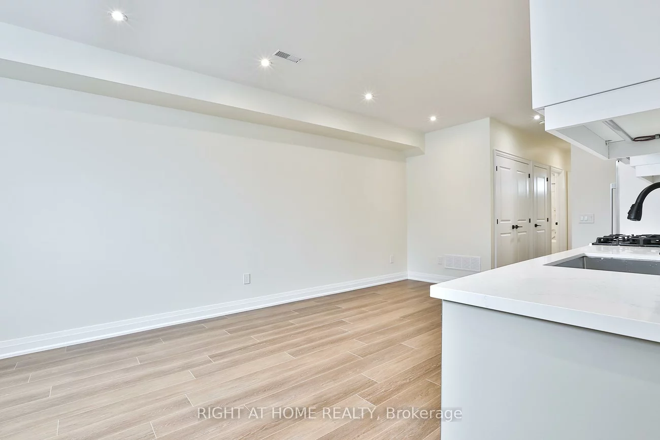 39, Fifteenth, New Toronto, Toronto