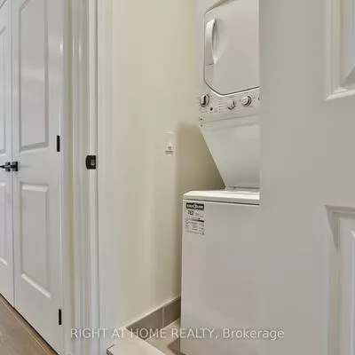 39, Fifteenth, New Toronto, Toronto