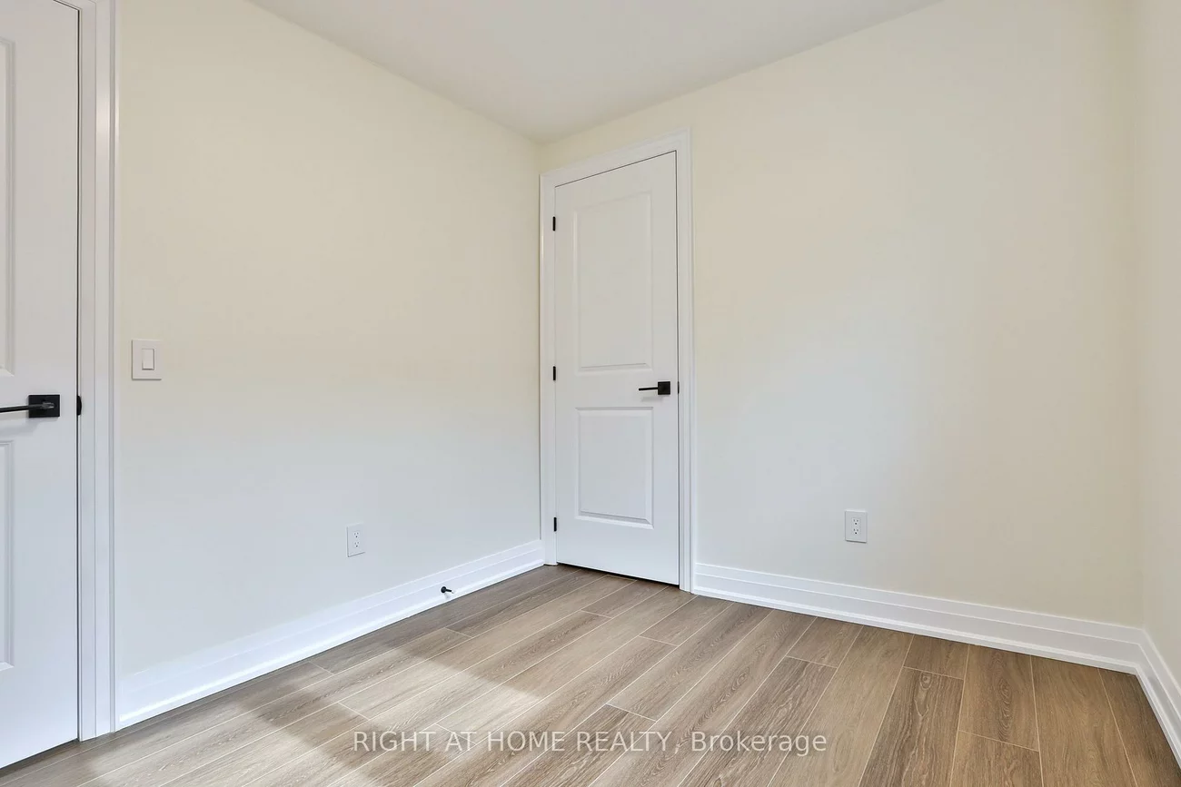 39, Fifteenth, New Toronto, Toronto