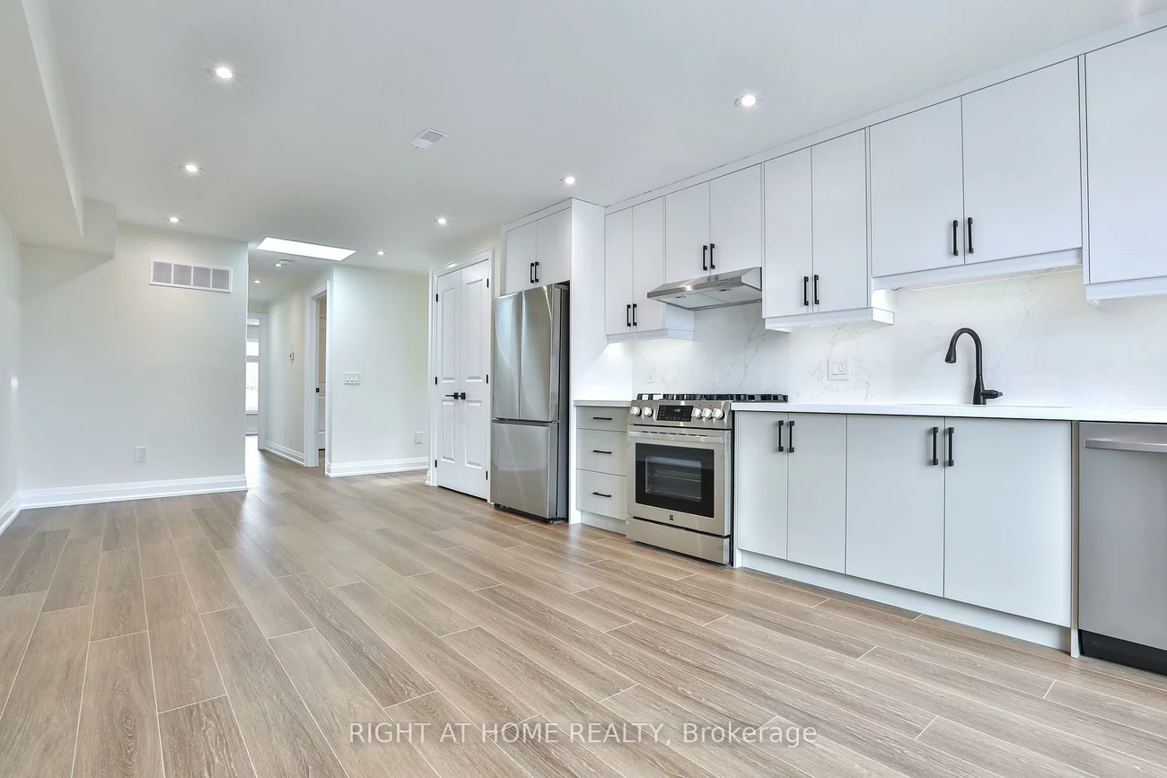 39, Fifteenth, New Toronto, Toronto