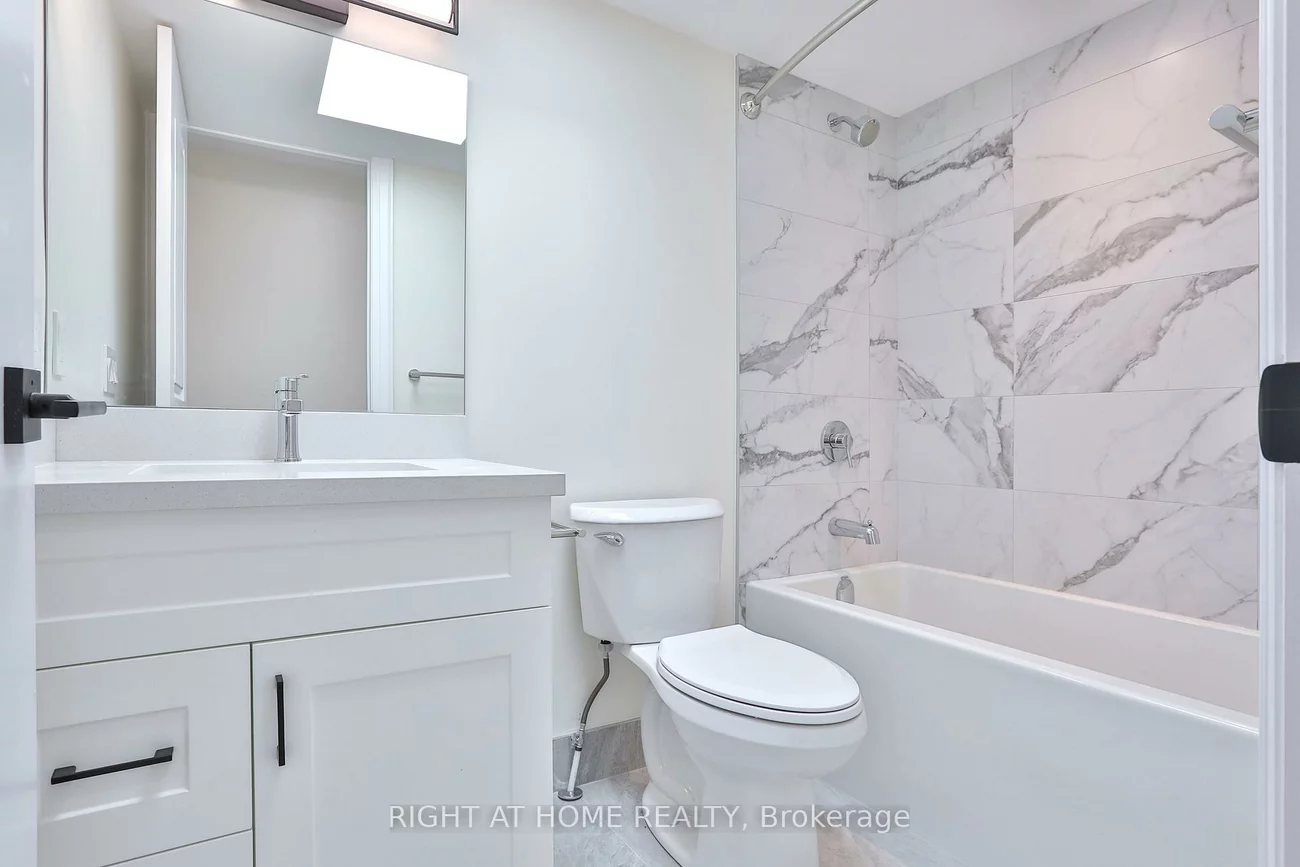 39, Fifteenth, New Toronto, Toronto